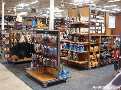 美國最大戶外用品店REI掠影 Fenix產品進駐與戶外用品銷售新趨勢