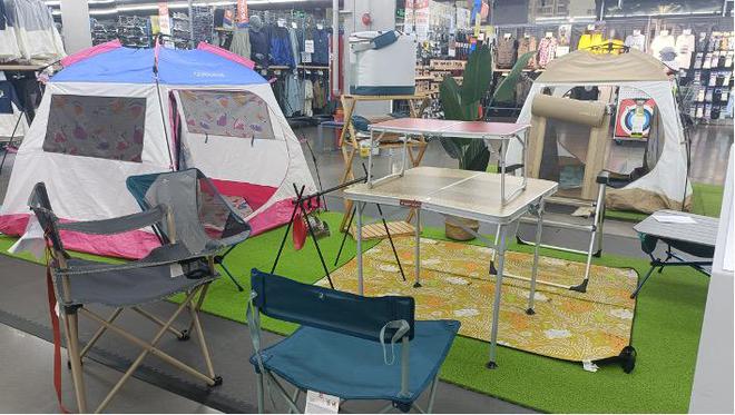 露營(yíng)遇上“五一” 門(mén)店斷貨工廠趕工，戶(hù)外用品市場(chǎng)在野蠻生長(zhǎng)中持續(xù)擴(kuò)容